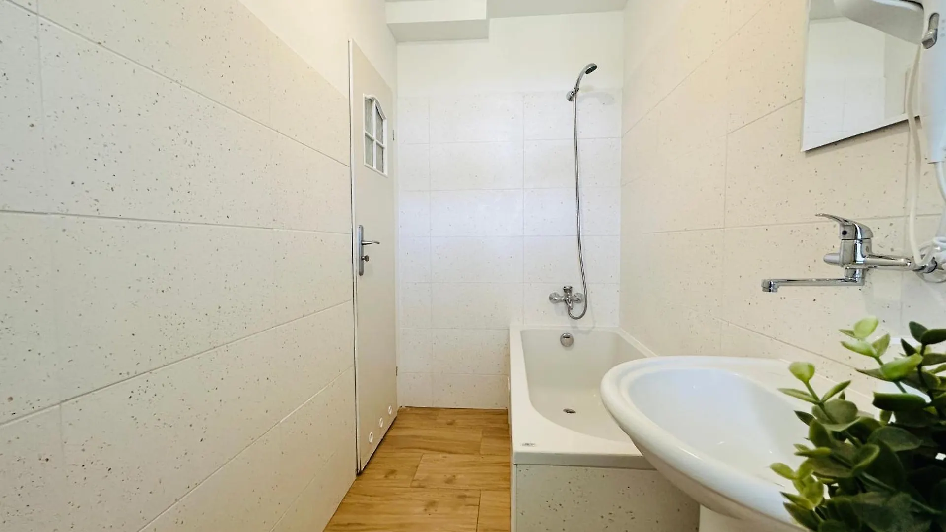 Homestay Pokoje Na Parterze 10 Minut Pieszo Do Centrum Sopot